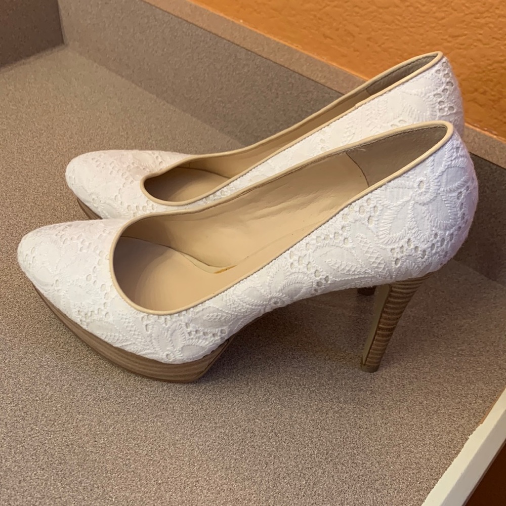 Platform lace Nine West heels